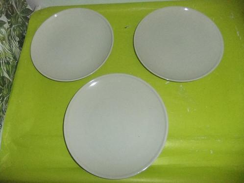 3 BORDEN SAMEN €0,95!, Huis en Inrichting, Keuken | Servies, Gebruikt, Bord(en), Overige stijlen, Ophalen
