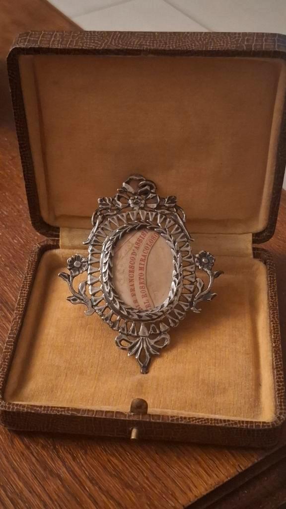 Relikwie. Antieke Zilveren Relikwie houder., Antiek en Kunst, Antiek | Religie, Ophalen of Verzenden