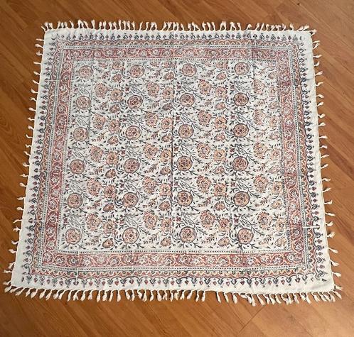 Vintage retro tafelkleed 115/107, Huis en Inrichting, Tafelkleden, Nieuw, Rechthoek, Binnen, Buiten, Ophalen of Verzenden