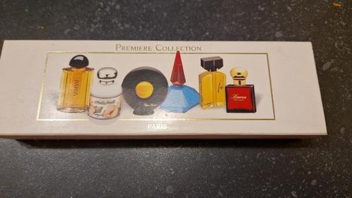 doos met geurtjes parfum eau de toilet, Sieraden, Tassen en Uiterlijk, Uiterlijk | Parfum, Gebruikt, Ophalen of Verzenden