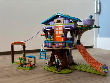 Lego Friends boomhut. beschikbaar voor biedingen