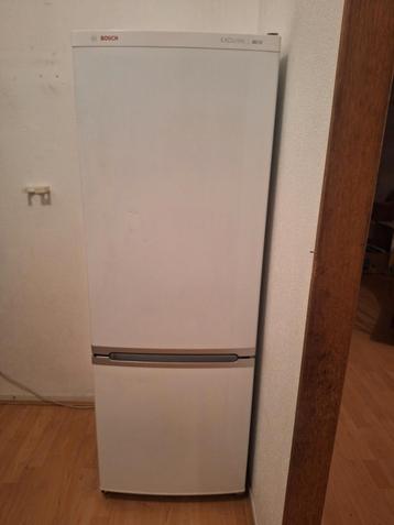 Koelvriescombinatie Bosch koelkast met vriesvakken beschikbaar voor biedingen