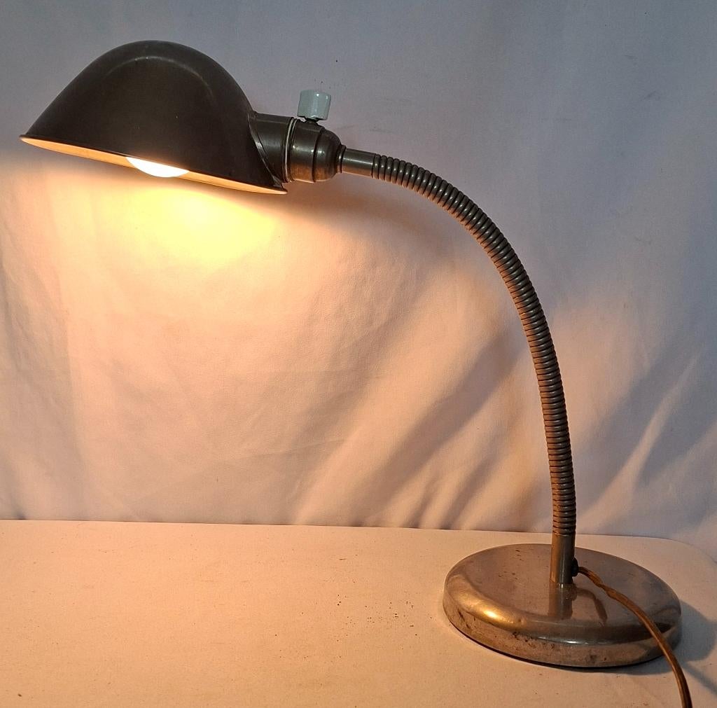 Fraaie 1950's Gooseneck tafellamp, bureaulamp, burolamp, Gebruikt, Bauhaus, Ophalen of Verzenden, Metaal