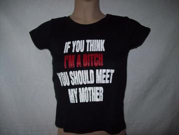 maat S, 1 zwart T-shirt met rood-witte tekst, 45 cm. beschikbaar voor biedingen
