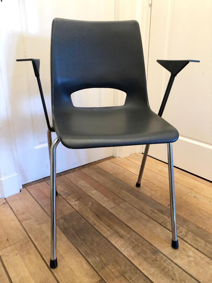 Ahrend Philippus Potter stoel met leuningen, kleur antraciet, Huis en Inrichting, Stoelen, Gebruikt, Eén, Kunststof, Metaal, Grijs