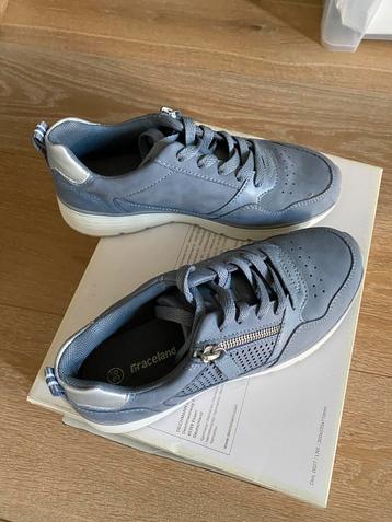 Grijs/blauwe sneakers mt 36 nauwelijks gedragen beschikbaar voor biedingen