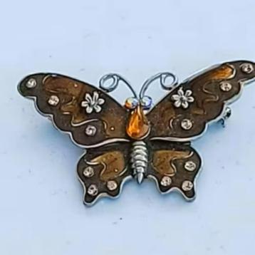 mooie grote vlinder met strass