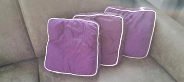 3 paarse kussentjes 30x30cm beschikbaar voor biedingen