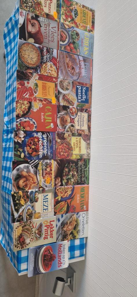 19 Kookboeken in Nieuwstaat - Diverse Keukens, Boeken, Kookboeken, Nieuw, Hoofdgerechten, Overige typen, Europa, Ophalen