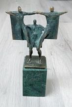 Artihove beeld op marmeren sokkel, Antiek en Kunst, Ophalen of Verzenden