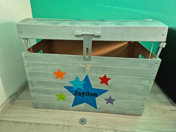 Houten Speelgoedkist met Sterren, Kinderen en Baby's, Kinderkamer | Commodes en Kasten, Gebruikt, Kast, Minder dan 90 cm, Minder dan 75 cm