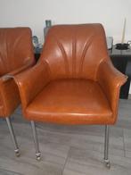 8 stoelen met wieltjes / metaalkleurige poten / cognackleur, Ophalen, Overige materialen, Gebruikt, Bruin