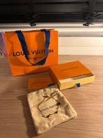 Mooie goude Armbandje met toebehoren, Overige materialen, Ophalen of Verzenden, Zo goed als nieuw, Met bedels of kralen