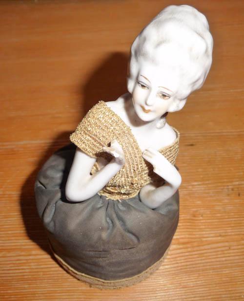 Antiek beeldje van porcelein Half Doll, Antiek en Kunst, Curiosa en Brocante