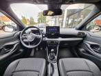Toyota Yaris 1.5 VVT-i Bi-Tone 126pk | Parelmoer | Ad.cruise, Voorwielaandrijving, Leder en Stof, Wit, 1490 cc