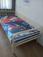 Stalen bed, Kinderen en Baby's, Kinderkamer | Bedden, Ophalen, 85 tot 100 cm, Gebruikt, Matras