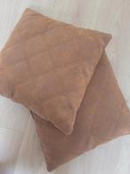Mooie kussens kleur cognac, Huis en Inrichting, Woonaccessoires | Kussens, Ophalen of Verzenden, Zo goed als nieuw, Bruin, Vierkant