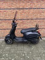 Vespa sprint S 50cc, Fietsen en Brommers, Scooters | Vespa, Ophalen, Vespa S, Zo goed als nieuw, Benzine