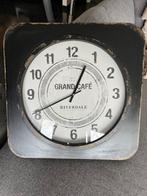 Riverdale klok, Huis en Inrichting, Woonaccessoires | Klokken, Ophalen, Zo goed als nieuw, Analoog, Wandklok