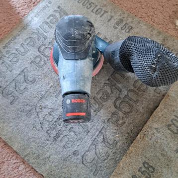 Bosch GEX 12V-125 Schuurmachine met Accu's beschikbaar voor biedingen