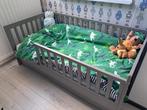 peuterbed petit Amelie grijs inc matras en beddengoed, Kinderen en Baby's, Kinderkamer | Bedden, Ophalen, Gebruikt, 70 tot 85 cm
