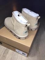 Ugg ultra mini nieuw, Kleding | Dames, Schoenen, Ophalen of Verzenden, Nieuw, Bruin, Snowboots