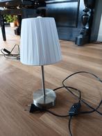 Kleine schemerlamp met witte kap, Huis en Inrichting, Lampen | Tafellampen, Ophalen of Verzenden