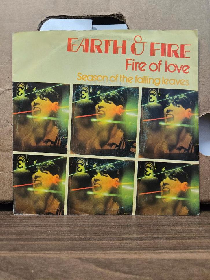 Earth and fire - Fire of love, Cd's en Dvd's, Vinyl Singles, Zo goed als nieuw, Single, Pop, 7 inch, Ophalen of Verzenden