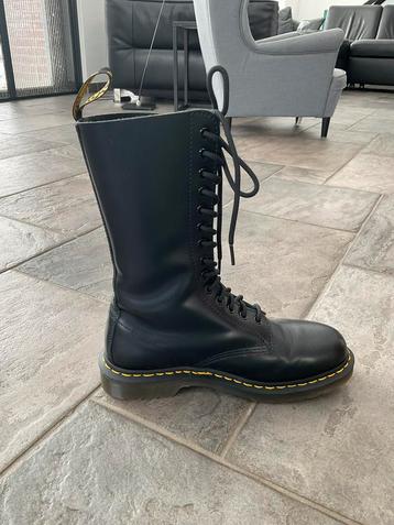 DrMartens veterlaarzen zwart maat 42 beschikbaar voor biedingen