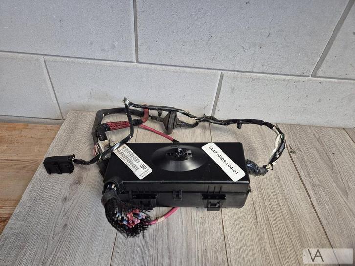 Chrysler 300c 300 c zekeringkast achter in kofferbak 04 - 10, Auto-onderdelen, Elektronica en Kabels, Chrysler, Gebruikt, Ophalen of Verzenden