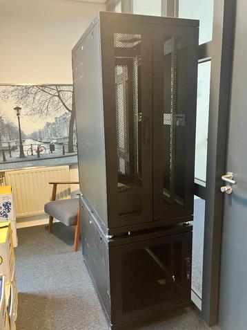 Serverkast Lande DYNAmax (2 st) beschikbaar voor biedingen