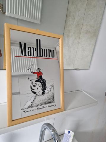 Marlboro spiegel  beschikbaar voor biedingen