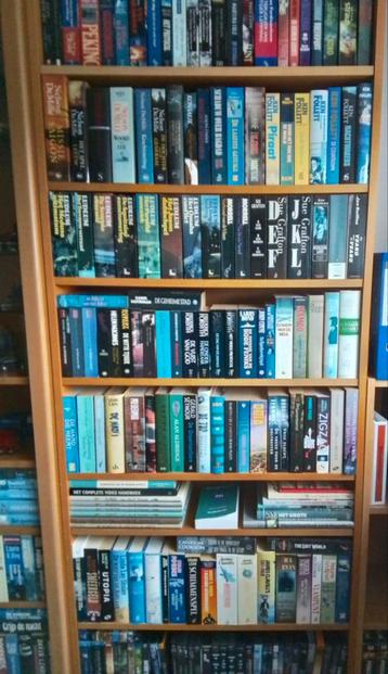 Heel veel boeken van bekende schrijvers te koop beschikbaar voor biedingen
