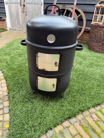 Rookoven met 2 roosters beschikbaar voor biedingen