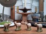 4 oude kleine kerstgroep schaapjes, Ophalen of Verzenden, Gebruikt