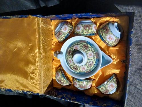 Mooi Aziatisch porselein theeserviesje, Huis en Inrichting, Keuken | Servies, Nieuw, Overige stijlen, Porselein, Ophalen of Verzenden