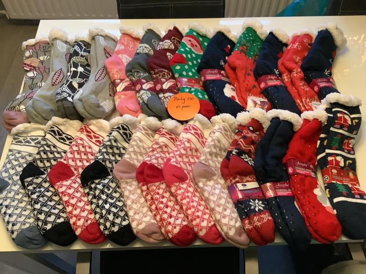 Partij leuke dames fluffy sokken. (Partij 250), Diversen, Rommelmarktspullen, Ophalen of Verzenden