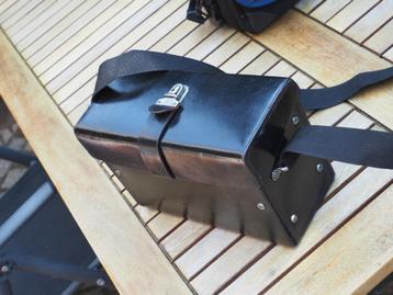 Walter Benser tas (Leica) beschikbaar voor biedingen