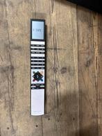 Bang en Olufsen monitor met boxen eronder en afstandsbedien., Ophalen, Zo goed als nieuw, 60 Hz of minder, LED