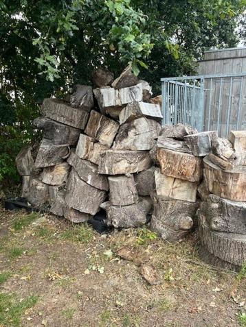 Brandhout beschikbaar voor biedingen