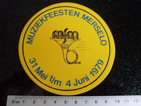 2x sticker muziekfeesten merselo 1979 logo embleem, Verzamelen, Stickers, Zo goed als nieuw, Overige typen, Verzenden