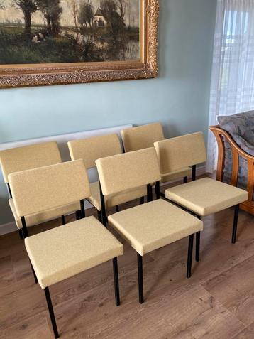 Vintage Spectrum eetkamerstoelen beschikbaar voor biedingen
