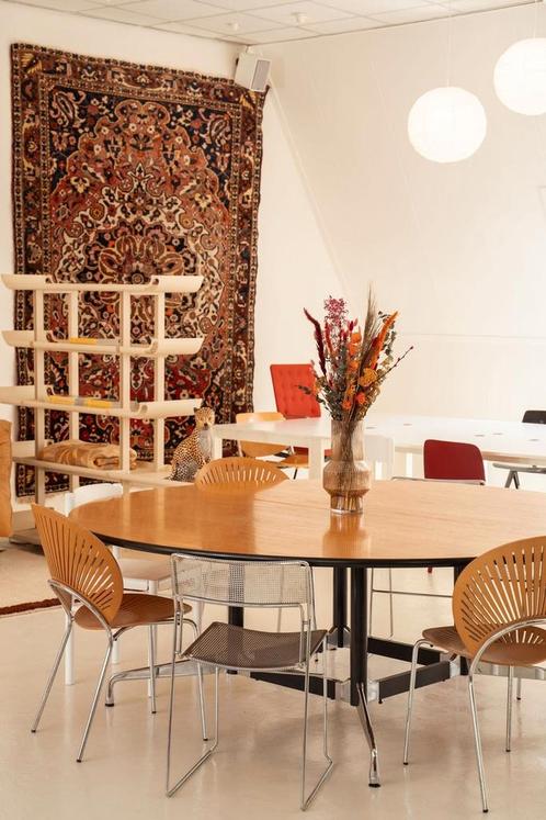 Vitra Segmented table Eames vintage design, Huis en Inrichting, Tafels | Eettafels, Gebruikt, Vijf personen of meer, Rechthoekig