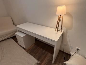Ikea Bureau met lades - Wit beschikbaar voor biedingen