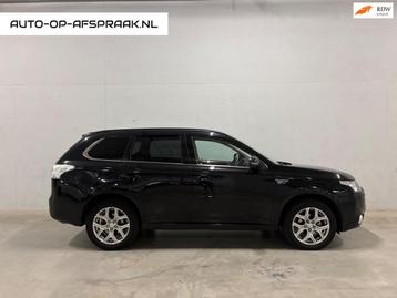 Mitsubishi Outlander 2.0 PHEV Leer Navi 4x4 Camera beschikbaar voor biedingen