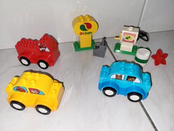 Duplo tankstation met auto's  beschikbaar voor biedingen