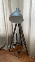 Staande lamp, Huis en Inrichting, Lampen | Vloerlampen, Ophalen, Zo goed als nieuw, 100 tot 150 cm