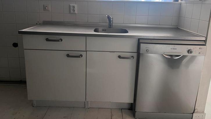 Keukenblok + spoelbak, kitchen unit, 21 Nov pickup, Huis en Inrichting, Keuken | Complete keukens, Zo goed als nieuw, Enkelwandige keuken