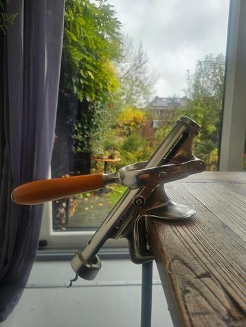 Rapid Kurkentrekker - Vintage Tafelmodel, Swiss made beschikbaar voor biedingen