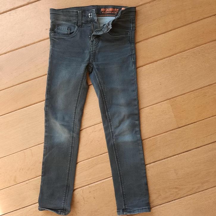 HEMA spijkerbroek jogdenim skinny fit zwart maat 116, Kinderen en Baby's, Kinderkleding | Maat 116, Meisje, Broek, Ophalen of Verzenden